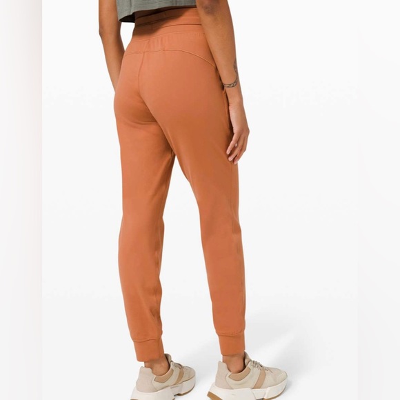 💗GET 20% OFF💗 Lululemon Ready to Rulu Jogger 29" - Desert Sun - Picture 4 of 10